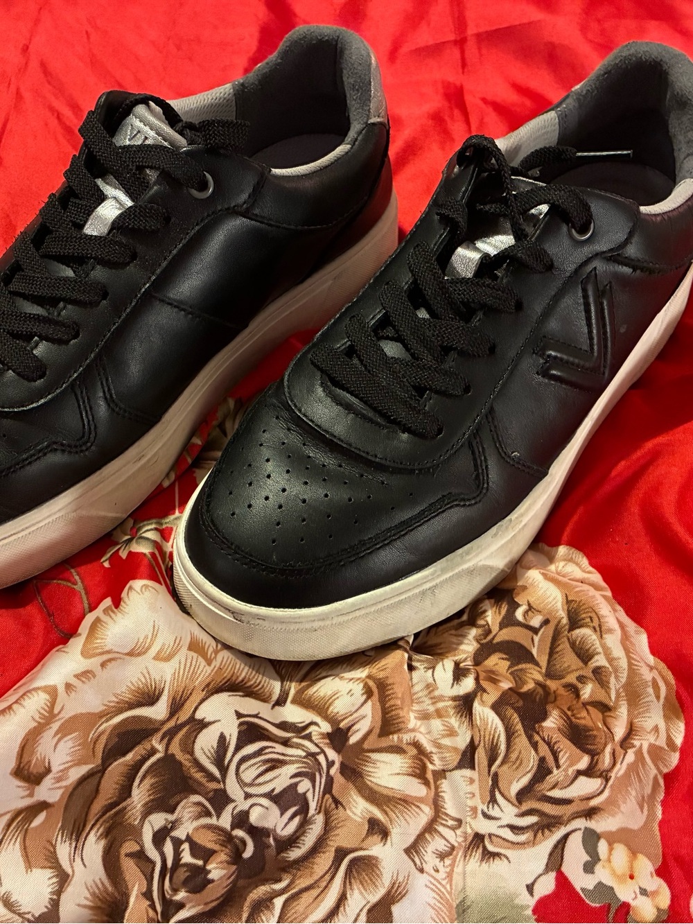 Vionic Black Leather Women's Sneakers with White Sole
